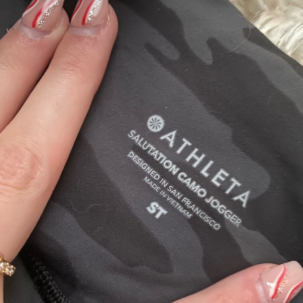 ATHLETA JOGGERS !!!